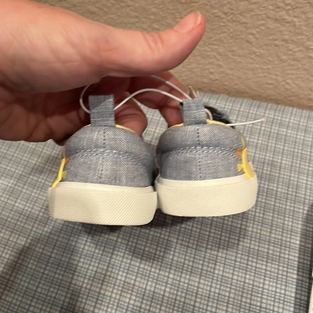 New Old Navy Toddler Sun Chambray Canvas Sneakers Slip On Shoes Size 7